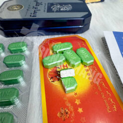 Viên màu xanh Ngựa Thái Xanh Tem Vàng chính hãng Thái Lan đặt trên thẻ đỏ - Nhà thuốc Trung Thắng