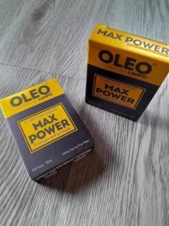 Hai hộp sản phẩm Oleo Lampo Max Power chính hãng Ý nhìn rõ bao bì - Nhà thuốc Trung Thắng